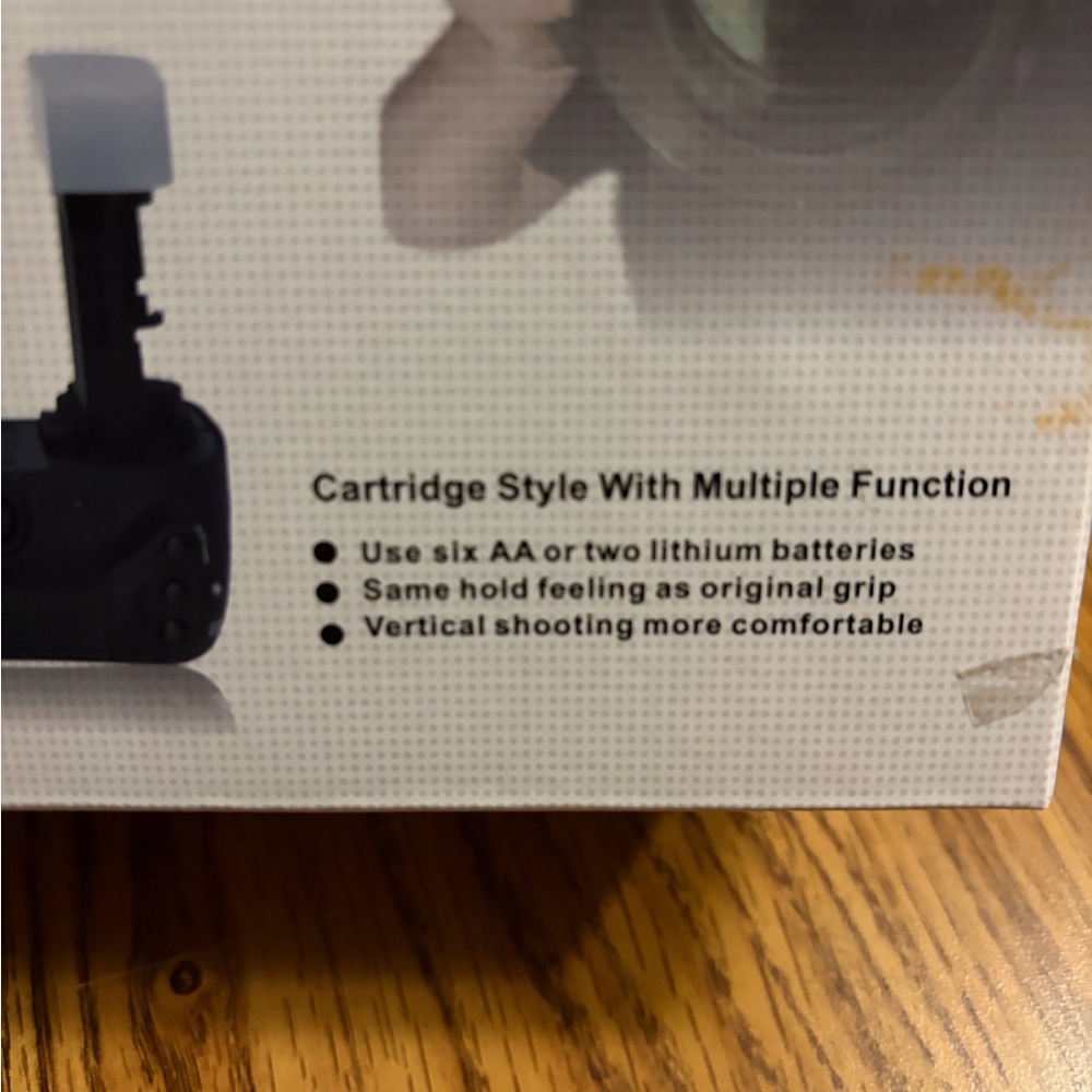 Camera Battery Grip with Vertical Shooting